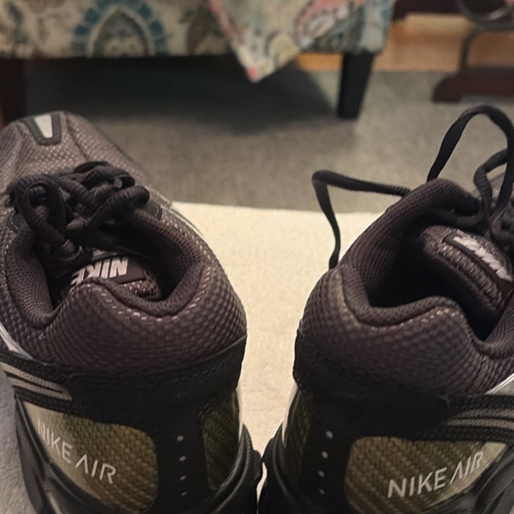 Nike Air Black and Gray Fitsole Sneakers - Picture 7 of 12